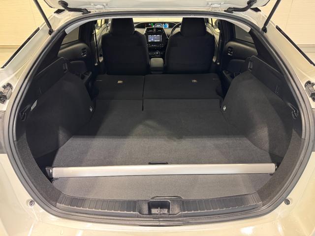 プリウス Ｓセーフティプラス　デイライト付きフルエアロ　純正ナビ　アダプティブクルコン　ＥＴＣ　Ｂカメラ　クリアランスソナー　ドライブレコーダー　レーンアシスト　パーキングアシスト　衝突軽減ブレーキ　純正１５インチＡＷ（33枚目）