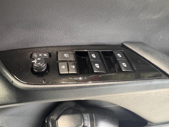 プリウス Ｓセーフティプラス　デイライト付きフルエアロ　純正ナビ　アダプティブクルコン　ＥＴＣ　Ｂカメラ　クリアランスソナー　ドライブレコーダー　レーンアシスト　パーキングアシスト　衝突軽減ブレーキ　純正１５インチＡＷ（48枚目）