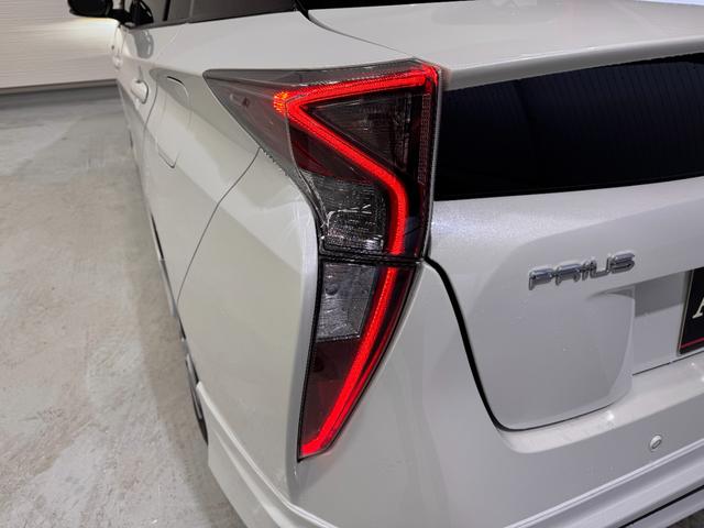 プリウス Ｓセーフティプラス　デイライト付きフルエアロ　純正ナビ　アダプティブクルコン　ＥＴＣ　Ｂカメラ　クリアランスソナー　ドライブレコーダー　レーンアシスト　パーキングアシスト　衝突軽減ブレーキ　純正１５インチＡＷ（59枚目）