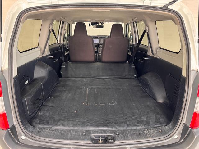 プロボックス ハイブリッドＤＸ　コンフォート　純正ナビ　ドライブレコーダー　ＥＴＣ　レーンアシスト　衝突軽減ブレーキ　ＵＳＢ　アクセサリーコンセント　テレビ　オートハイビーム　フルフラット　キーレスキー　横滑り防止（28枚目）