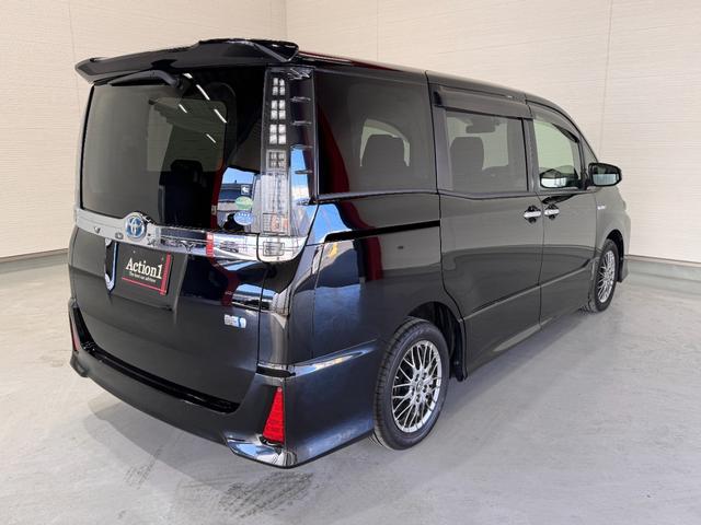 ヴォクシー ハイブリッドＺＳ　煌ＩＩ　ＡＬＰＩＮＥ１０インチナビ　フリップダウンモニター　デジタルインナーミラー　両側Ｐスラドア　ＥＴＣ　バックカメラ　レーンアシスト　衝突軽減ブレーキ　オートハイビーム　純正１６インチＡＷ（6枚目）