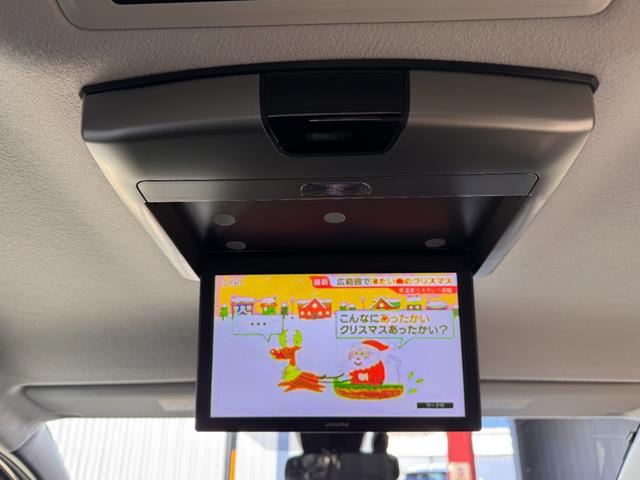 ヴォクシー ハイブリッドＺＳ　煌ＩＩ　ＡＬＰＩＮＥ１０インチナビ　フリップダウンモニター　デジタルインナーミラー　両側Ｐスラドア　ＥＴＣ　バックカメラ　レーンアシスト　衝突軽減ブレーキ　オートハイビーム　純正１６インチＡＷ（8枚目）