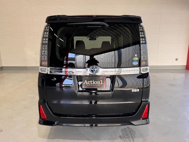 ヴォクシー ハイブリッドＺＳ　煌ＩＩ　ＡＬＰＩＮＥ１０インチナビ　フリップダウンモニター　デジタルインナーミラー　両側Ｐスラドア　ＥＴＣ　バックカメラ　レーンアシスト　衝突軽減ブレーキ　オートハイビーム　純正１６インチＡＷ（22枚目）