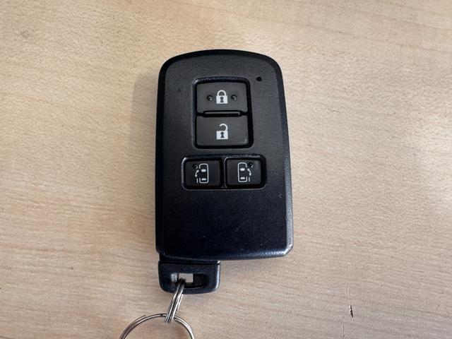 ヴォクシー ハイブリッドＺＳ　煌ＩＩ　ＡＬＰＩＮＥ１０インチナビ　フリップダウンモニター　デジタルインナーミラー　両側Ｐスラドア　ＥＴＣ　バックカメラ　レーンアシスト　衝突軽減ブレーキ　オートハイビーム　純正１６インチＡＷ（72枚目）