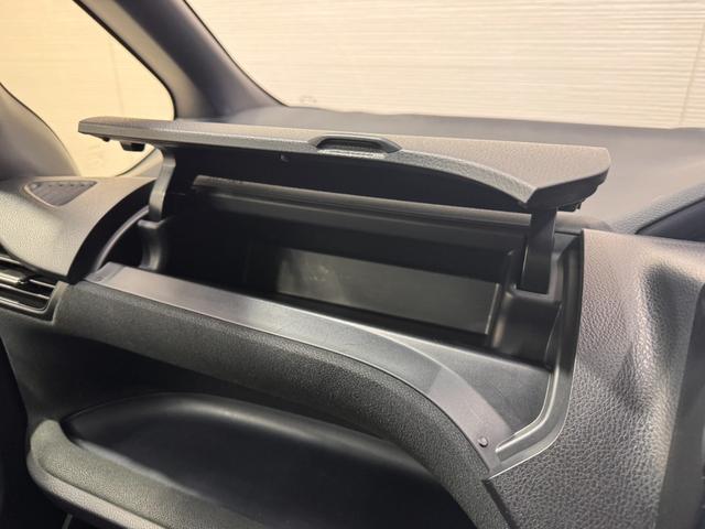 ノア ハイブリッドG ALPINE9インチナビ フリップダウンモニター ETC Bカメラ 両側Pスラドア クルーズコントロール シートヒーター Bluetooth フルセグTV 純正15インチAW LEDヘッドライト(55枚目)