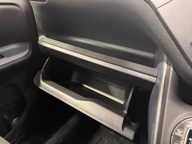 ノア ハイブリッドG ALPINE9インチナビ フリップダウンモニター ETC Bカメラ 両側Pスラドア クルーズコントロール シートヒーター Bluetooth フルセグTV 純正15インチAW LEDヘッドライト(56枚目)