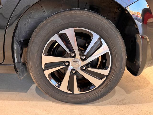 フリードハイブリッド ハイブリッド・EX 純正ナビ ETC Bカメラ 両側Pスラドア シートヒーター ハーフレザー クルーズコントロール 衝突軽減ブレーキ ウォークスルー 純正15インチAW LEDヘッドライト ステリモ Bluetooth(41枚目)