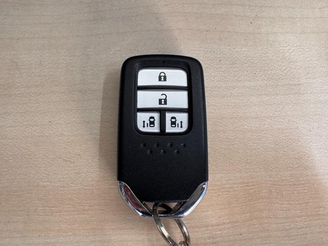 フリードハイブリッド ハイブリッド・EX 純正ナビ ETC Bカメラ 両側Pスラドア シートヒーター ハーフレザー クルーズコントロール 衝突軽減ブレーキ ウォークスルー 純正15インチAW LEDヘッドライト ステリモ Bluetooth(66枚目)