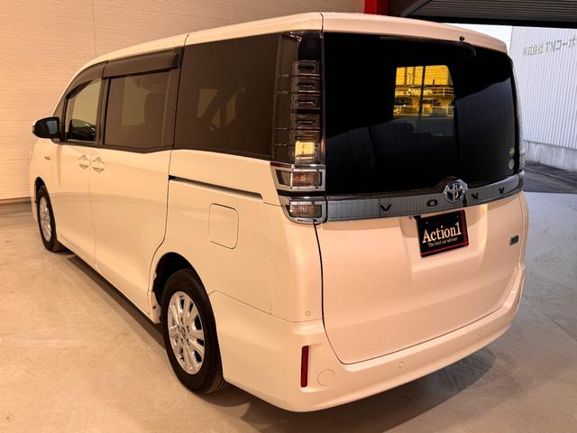 ヴォクシー ハイブリッドV ワンオーナー 純正9インチナビ 後席モニター 両側Pスラドア クルコン クリアランスソナー Bカメラ ETC2.0 ドラレコ シートヒーター レーンアシスト 衝突軽減 1500給電 純正15インチAW(5枚目)