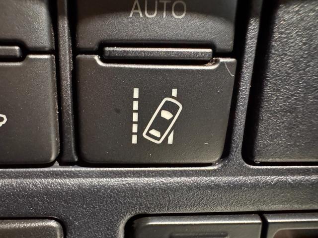 ヴォクシー ハイブリッドV ワンオーナー 純正9インチナビ 後席モニター 両側Pスラドア クルコン クリアランスソナー Bカメラ ETC2.0 ドラレコ シートヒーター レーンアシスト 衝突軽減 1500給電 純正15インチAW(23枚目)