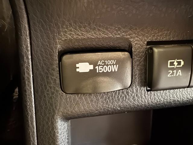 ヴォクシー ハイブリッドV ワンオーナー 純正9インチナビ 後席モニター 両側Pスラドア クルコン クリアランスソナー Bカメラ ETC2.0 ドラレコ シートヒーター レーンアシスト 衝突軽減 1500給電 純正15インチAW(25枚目)