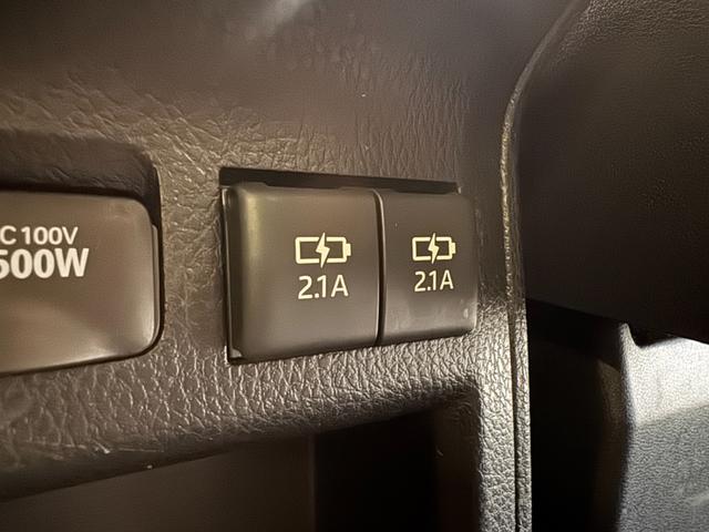 ヴォクシー ハイブリッドV ワンオーナー 純正9インチナビ 後席モニター 両側Pスラドア クルコン クリアランスソナー Bカメラ ETC2.0 ドラレコ シートヒーター レーンアシスト 衝突軽減 1500給電 純正15インチAW(27枚目)