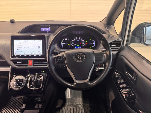 ヴォクシー ハイブリッドV ワンオーナー 純正9インチナビ 後席モニター 両側Pスラドア クルコン クリアランスソナー Bカメラ ETC2.0 ドラレコ シートヒーター レーンアシスト 衝突軽減 1500給電 純正15インチAW(34枚目)