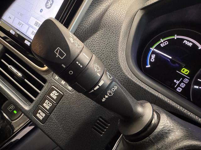 ヴォクシー ハイブリッドV ワンオーナー 純正9インチナビ 後席モニター 両側Pスラドア クルコン クリアランスソナー Bカメラ ETC2.0 ドラレコ シートヒーター レーンアシスト 衝突軽減 1500給電 純正15インチAW(58枚目)