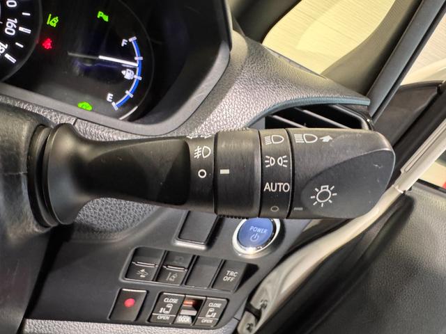 ヴォクシー ハイブリッドV ワンオーナー 純正9インチナビ 後席モニター 両側Pスラドア クルコン クリアランスソナー Bカメラ ETC2.0 ドラレコ シートヒーター レーンアシスト 衝突軽減 1500給電 純正15インチAW(59枚目)