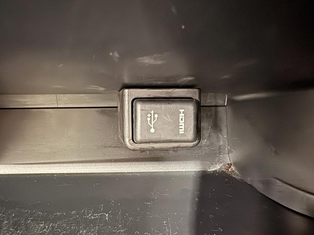 ヴォクシー ハイブリッドV ワンオーナー 純正9インチナビ 後席モニター 両側Pスラドア クルコン クリアランスソナー Bカメラ ETC2.0 ドラレコ シートヒーター レーンアシスト 衝突軽減 1500給電 純正15インチAW(63枚目)