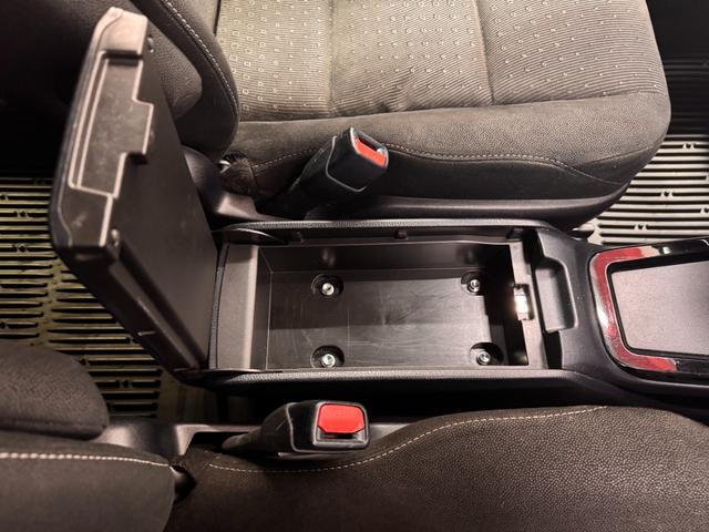 ヴォクシー ハイブリッドV ワンオーナー 純正9インチナビ 後席モニター 両側Pスラドア クルコン クリアランスソナー Bカメラ ETC2.0 ドラレコ シートヒーター レーンアシスト 衝突軽減 1500給電 純正15インチAW(75枚目)