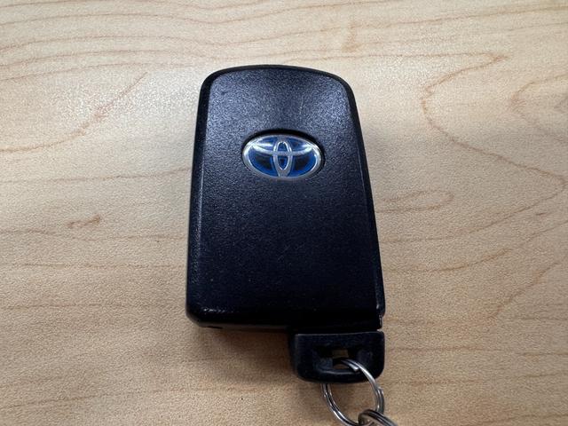 ヴォクシー ハイブリッドV ワンオーナー 純正9インチナビ 後席モニター 両側Pスラドア クルコン クリアランスソナー Bカメラ ETC2.0 ドラレコ シートヒーター レーンアシスト 衝突軽減 1500給電 純正15インチAW(76枚目)