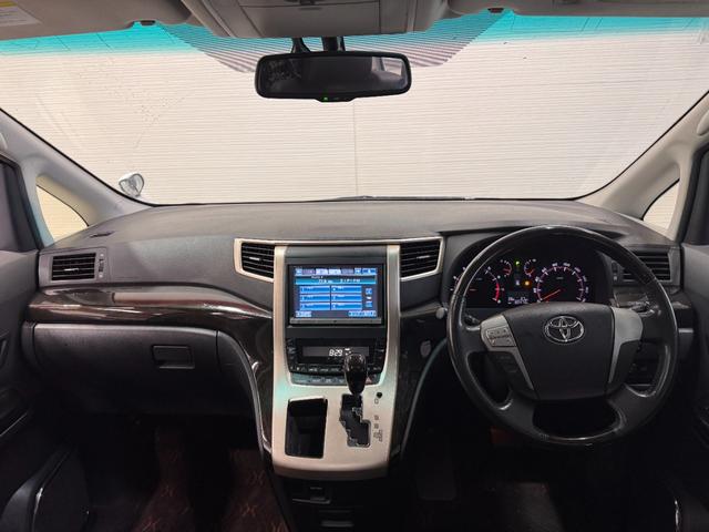 アルファード ２４０Ｓ　タイプゴールド　サンルーフ　純正ナビ　両側Ｐスラドア　ＥＴＣ　Ｂカメラ　ハーフレザーシート　クルーズコントロール　クリアランスソナー　パワーバックドア　Ｂｌｕｅｔｏｏｔｈ　フルセグＴＶ　横滑り防止（2枚目）