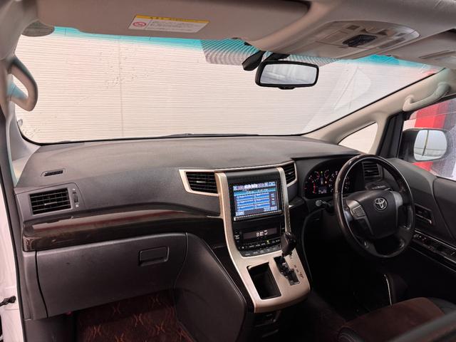 アルファード ２４０Ｓ　タイプゴールド　サンルーフ　純正ナビ　両側Ｐスラドア　ＥＴＣ　Ｂカメラ　ハーフレザーシート　クルーズコントロール　クリアランスソナー　パワーバックドア　Ｂｌｕｅｔｏｏｔｈ　フルセグＴＶ　横滑り防止（25枚目）