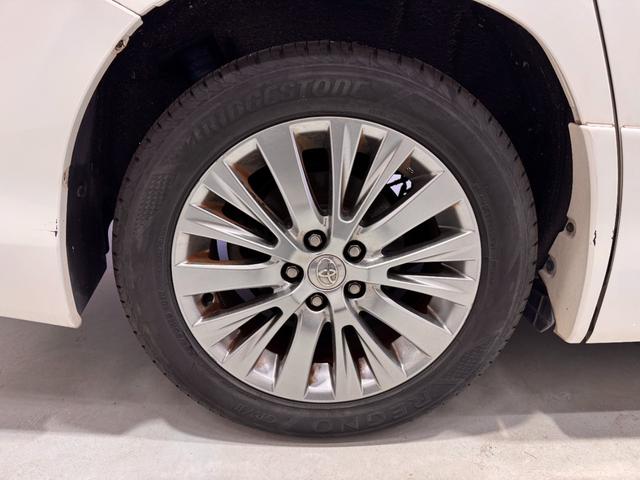 アルファード ２４０Ｓ　タイプゴールド　サンルーフ　純正ナビ　両側Ｐスラドア　ＥＴＣ　Ｂカメラ　ハーフレザーシート　クルーズコントロール　クリアランスソナー　パワーバックドア　Ｂｌｕｅｔｏｏｔｈ　フルセグＴＶ　横滑り防止（38枚目）