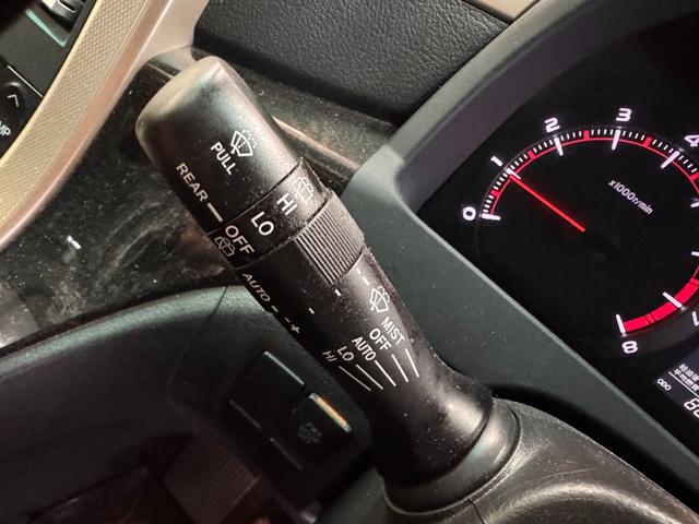 アルファード ２４０Ｓ　タイプゴールド　サンルーフ　純正ナビ　両側Ｐスラドア　ＥＴＣ　Ｂカメラ　ハーフレザーシート　クルーズコントロール　クリアランスソナー　パワーバックドア　Ｂｌｕｅｔｏｏｔｈ　フルセグＴＶ　横滑り防止（41枚目）