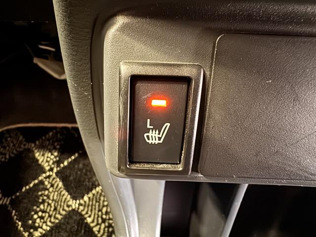 ワゴンＲスティングレー Ｊスタイル　衝突軽減ブレーキ　両席シートヒーター　アイドリングストップ　横滑り防止　オーディオ　ＣＤ　ステアリングリモコン　オートエアコン　プッシュスタート　スマートキー　ＨＩＤヘッドライト　フォグランプ（9枚目）