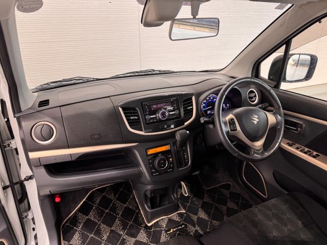 ワゴンＲスティングレー Ｊスタイル　衝突軽減ブレーキ　両席シートヒーター　アイドリングストップ　横滑り防止　オーディオ　ＣＤ　ステアリングリモコン　オートエアコン　プッシュスタート　スマートキー　ＨＩＤヘッドライト　フォグランプ（23枚目）