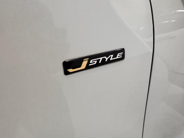 ワゴンＲスティングレー Ｊスタイル　衝突軽減ブレーキ　両席シートヒーター　アイドリングストップ　横滑り防止　オーディオ　ＣＤ　ステアリングリモコン　オートエアコン　プッシュスタート　スマートキー　ＨＩＤヘッドライト　フォグランプ（39枚目）