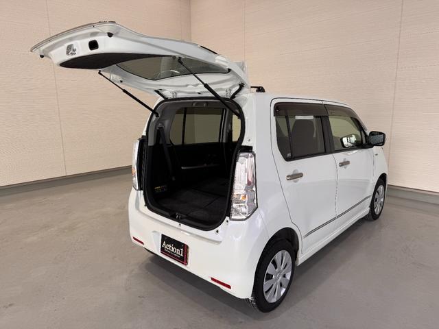 ワゴンＲスティングレー Ｊスタイル　衝突軽減ブレーキ　両席シートヒーター　アイドリングストップ　横滑り防止　オーディオ　ＣＤ　ステアリングリモコン　オートエアコン　プッシュスタート　スマートキー　ＨＩＤヘッドライト　フォグランプ（41枚目）