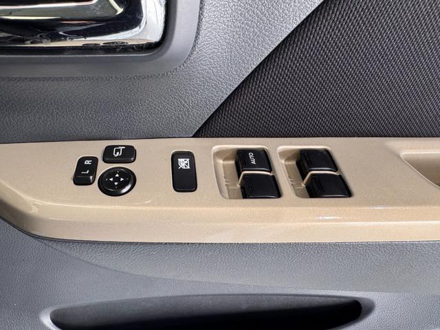 ワゴンＲスティングレー Ｊスタイル　衝突軽減ブレーキ　両席シートヒーター　アイドリングストップ　横滑り防止　オーディオ　ＣＤ　ステアリングリモコン　オートエアコン　プッシュスタート　スマートキー　ＨＩＤヘッドライト　フォグランプ（45枚目）