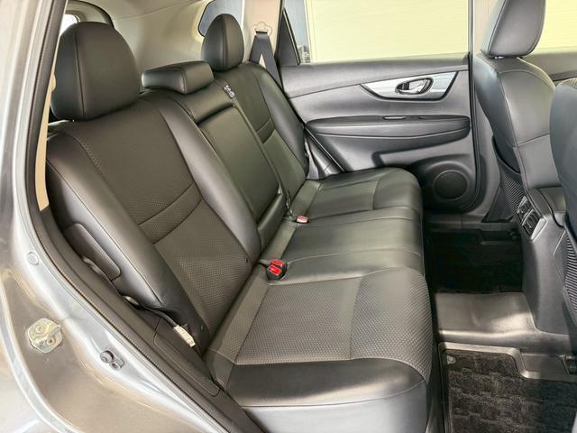 エクストレイル ２０Ｘ　純正ナビ　シートヒーター　インテリジェントキー　プッシュスタート　アイドリングストップ　ドライブレコーダー　フルセグ　ＣＤ／ＤＶＤ再生　Ｂｌｕｅｔｏｏｔｈ　フロントフォグ　純正１７インチＡＷ（9枚目）