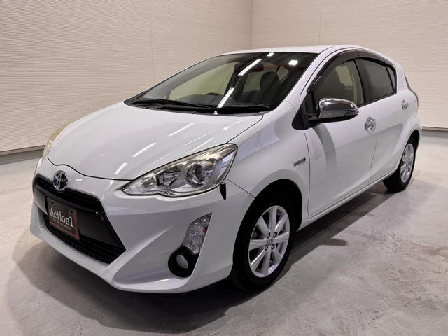 アクア Ｇブラックソフトレザーセレクション　レザーシート　クルーズコントロール　両席シートヒーター　純正１５インチアルミホイール　横滑り防止　プッシュスタート　スマートキー　オートエアコン　フォグランプ（4枚目）