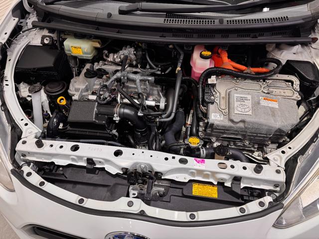 アクア Ｇブラックソフトレザーセレクション　レザーシート　クルーズコントロール　両席シートヒーター　純正１５インチアルミホイール　横滑り防止　プッシュスタート　スマートキー　オートエアコン　フォグランプ（35枚目）