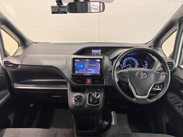 ヴォクシー ハイブリッドV 純正OPフルエアロ ALPINE9インチナビ 10インチフリップダウンモニター ETC Bカメラ 両席シートヒーター 両側パワースライドドア フルセグTV Bluetooth 社外15インチAW(2枚目)