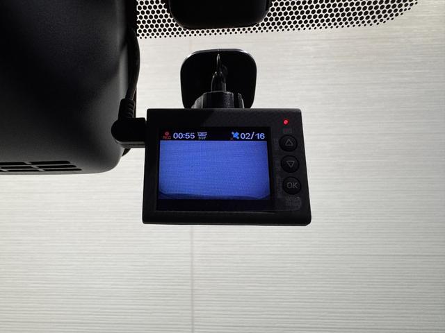 ヴォクシー ハイブリッドZS 煌III ALPINE11インチナビ フリップダウンモニター 両側パワースライドドア 両席シートヒーター ETC バックカメラ クリアランスソナー レーンアシスト クルコン エンジンスターター ハーフレザー(17枚目)