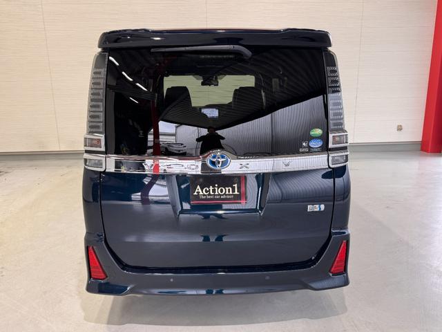 ヴォクシー ハイブリッドZS 煌III ALPINE11インチナビ フリップダウンモニター 両側パワースライドドア 両席シートヒーター ETC バックカメラ クリアランスソナー レーンアシスト クルコン エンジンスターター ハーフレザー(27枚目)