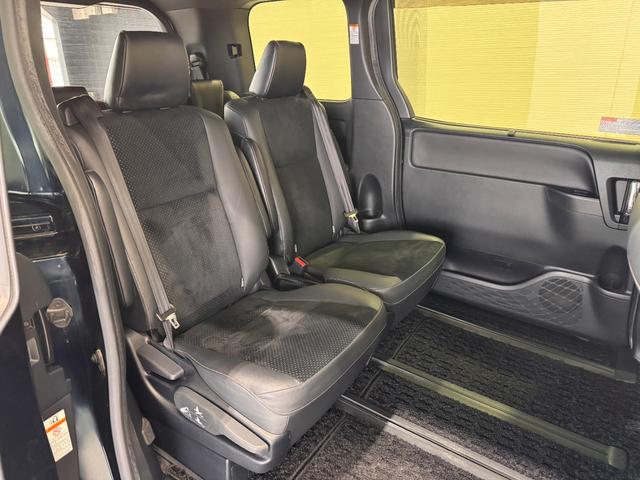 ヴォクシー ハイブリッドZS 煌III ALPINE11インチナビ フリップダウンモニター 両側パワースライドドア 両席シートヒーター ETC バックカメラ クリアランスソナー レーンアシスト クルコン エンジンスターター ハーフレザー(36枚目)