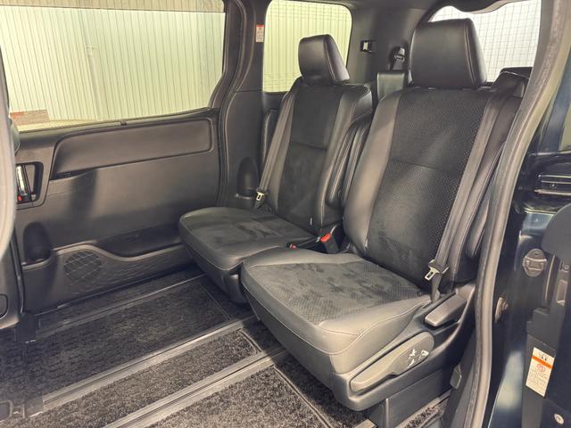 ヴォクシー ハイブリッドZS 煌III ALPINE11インチナビ フリップダウンモニター 両側パワースライドドア 両席シートヒーター ETC バックカメラ クリアランスソナー レーンアシスト クルコン エンジンスターター ハーフレザー(37枚目)