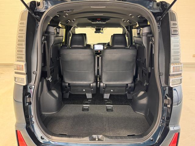 ヴォクシー ハイブリッドZS 煌III ALPINE11インチナビ フリップダウンモニター 両側パワースライドドア 両席シートヒーター ETC バックカメラ クリアランスソナー レーンアシスト クルコン エンジンスターター ハーフレザー(39枚目)