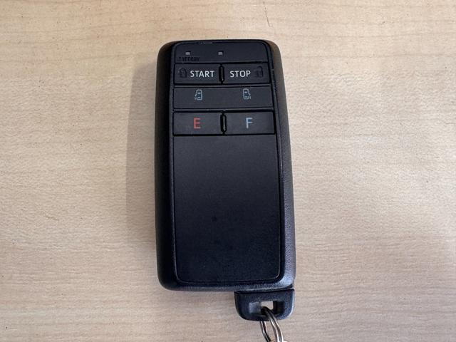 ヴォクシー ハイブリッドZS 煌III ALPINE11インチナビ フリップダウンモニター 両側パワースライドドア 両席シートヒーター ETC バックカメラ クリアランスソナー レーンアシスト クルコン エンジンスターター ハーフレザー(70枚目)