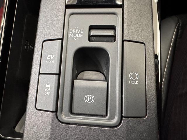 プリウス Ｚ　１２．３インチＤオーディオ　パノラマルーフ　全周囲カメラ　ＢＳＭ　クリアランスソナー　ＥＴＣ２．０　シートヒーター／ベンチレーション　アダプティブクルコン　アドバンスドパーク　純正１９インチＡＷ（68枚目）