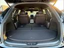 ラゲッジルームは、大容量のスペースを確保。普段のお買い物からレジャーまで、幅広く活躍してくれます！また、リアシートを倒すことでバリエーション豊かにお使いいただけます。