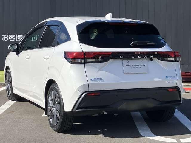 ノート １．２　Ｘ　日産コネクトナビ　全周囲カメラ　スマート　リアカメラ　衝突被害軽減ブレ－キ　全方位カメラ　ＥＴＣ付　ＬＥＤヘッドライト　レーンアシスト　インテリジェントキー　ワンオーナー　ドラレコ　アイドリングストップ　ワンセグＴＶ　ＴＶナビ　サイドカメラ（2枚目）