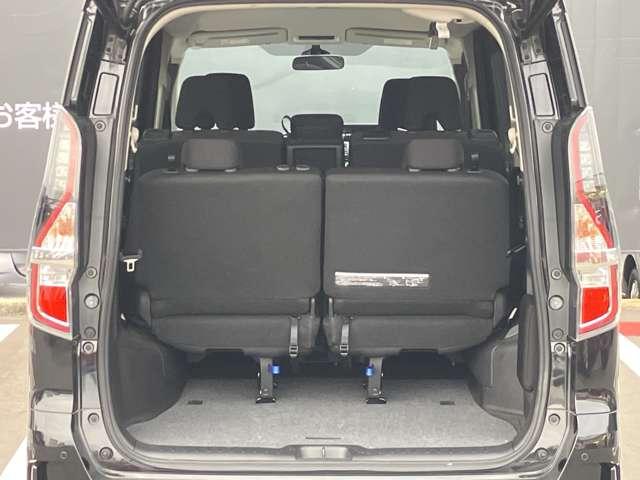 セレナ ２．０　ハイウェイスター　メモリーナビ　ＥＴＣ　スマートキー＆プッシュスタート　メモリーナビゲーション　１オーナー　キーレス　ナビＴＶ　点検記録簿　ＥＴＣ車載器　ダブルエアバック　ワンセグテレビ　アルミホイル　ＡＢＳ　エアバック　パワーウインドウ（15枚目）