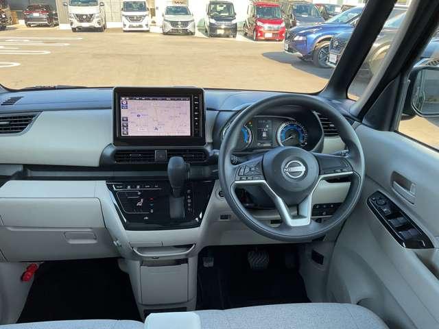 前席内装の全体像です。是非実車をご覧にお越し頂き実際にお座りください。
