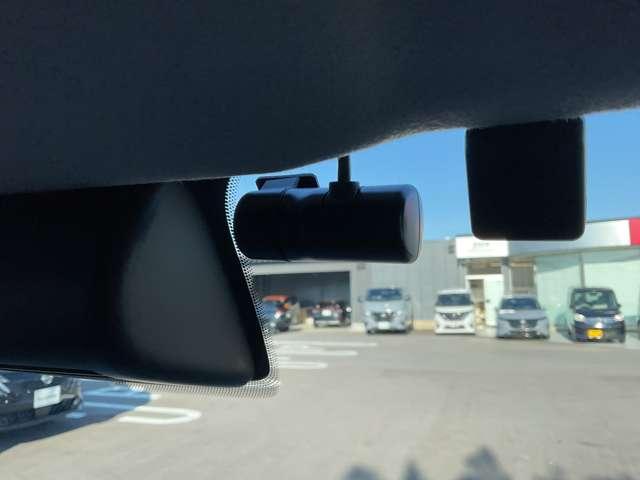 ［ドライブレコーダー］今、注目のドラレコ☆万一の時はもちろんですが、ドライブの思い出を記録するのもいいですね♪