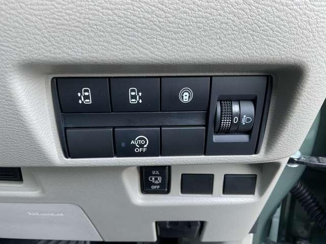 両側にパワースライドを装備しております！！小さいお子様やご年配のかたも、簡単にスライドドアが開閉できます。狭い駐車場や乗り降りもとても楽に、そして安全です☆