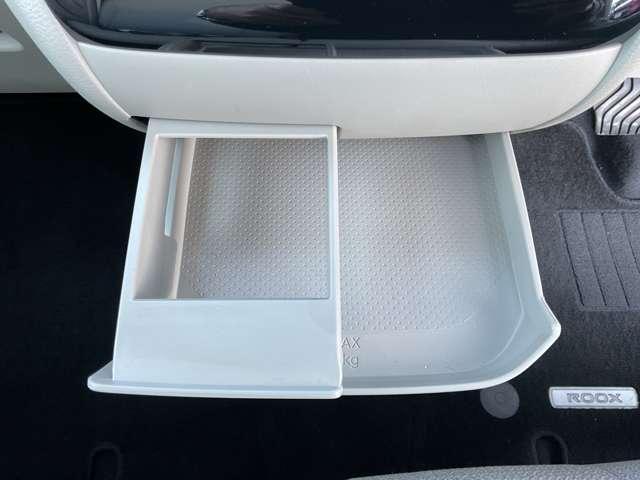 手の届きやすい位置にドリンクホルダーがある為、とても便利です☆