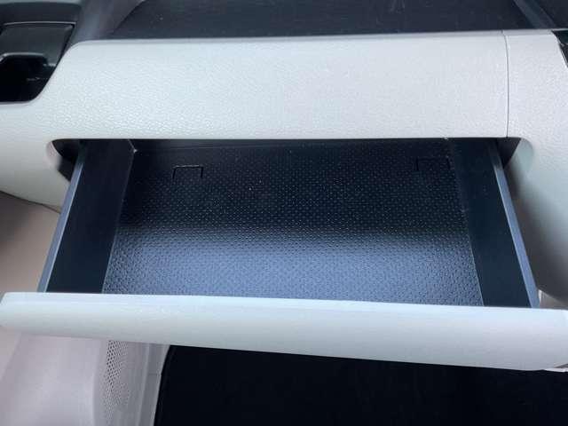 使いやすい場所に豊富な収納スペース。収納が多いと便利ですよね♪